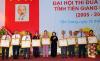 Bà Trương Mỹ Hoa, nguyên Phó Chủ tịch nước trao các phần thưởng cao quý của Đảng và Nhà nước cho các tập thể và c