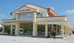 Chợ Tân Phước vừa được xây mới đạt tiêu chuẩn chợ hạng 2 (chợ đô thị trung tâm huyện) và sẽ được đưa vào hoạt động đầu tháng 8-2014.