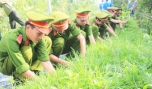 Tuổi trẻ Công an tỉnh xung kích bảo vệ môi trường.