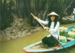 Con gái miền Tây không sợ rắn!