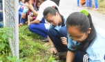 Đoàn viên, thanh niên, học sinh tham gia “Ngày thứ bảy tình nguyện” tại xã Phú Nhuận.