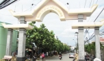 Cổng chào thị trấn được xây dựng khang trang chuẩn bị cho ngày lễ ra mắt.