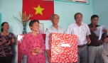 Gò Công Đông: Trao tặng 2 "Mái ấm nông dân" cho hội viên nghèo