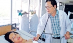 Bệnh viện Đa khoa tỉnh đã thực hiện được nhiều kỹ thuật khó trong việc điều trị bệnh. Trong ảnh, bệnh nhân bị thủng tim chết lâm sàng đã được cứu sống.