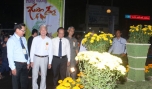 Lãnh đạo tỉnh, thành phố tham quan đường hoa.
