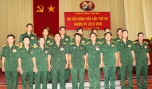 Ban Chấp hành Đảng bộ Phòng Tham mưu nhiệm kỳ mới chụp ảnh lưu niệm với các đồng chí trong Đảng ủy Quân sự tỉnh.