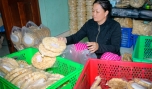 Cơm nấu phải đạt độ chín vừa, hạt rời, tơi, xốp.