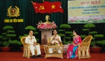 Trung tướng Nguyễn Việt Thành (giữa) trong buổi giao lưu cùng cán bộ, chiến sĩ CATG nhân 70 năm Ngày truyền thống lực lượng Tham mưu CAND.