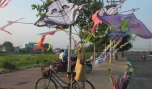 Ôi những con diều giấy, những năm tuổi thơ...