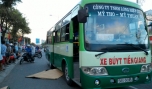 Phụ xe buýt té xuống đường tử vong