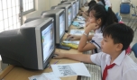 Các thí sinh khối học sinh đang thực hiện phần thi thực hành.