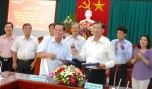 Đại diện Sở NN&PTNT ký kết hợp tác với đại diện Liên hiệp các Hội Khoa học và Kỹ thuật tỉnh.