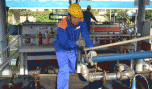 Ông Phan Thanh Tâm (thứ 2 từ phải sang) nhận Bằng khen của Bộ Tài chính.
