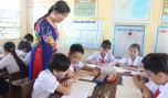 Để học sinh có thể khắc sâu bài học lâu hơn, cô Xuyến thường xuyên tổ chức lớp học thành từng nhóm học tập.