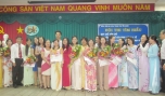 Ban Tổ chức trao giải cho các tập thể có thành tích tốt tại hội thi.