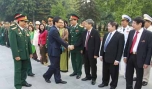 Phó Thủ tướng Vũ Đức Đam phát biểu tại lễ Bế giảng Lớp Bồi dưỡng kiến thức QP-AN Khoá 51 và Lớp Đào tạo quan chức quốc phòng quốc tế Khoá 2, sáng 4-12. Ảnh: Minh Khôi