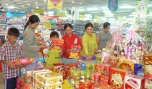 Thị trường Tết sẽ được tăng cường kiểm tra nhằm đảm bảo chất lượng, đủ hàng hóa và bình ổn giá cả. Ảnh chụp tại Vinatex Mark Mỹ Tho