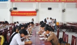 Bữa cơm từ thiện dành cho các em học sinh vượt khó.