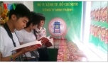 Bộ sách được sự quan tâm của nhiều độc giả trẻ trong ngày ra mắt.