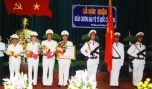 Thượng tá Nguyễn Thị Lan (thứ 2 từ trái sang) cùng Ban Chỉ huy Phòng Tình báo nhận Huân chương Bảo vệ Tổ quốc hạng III do Chủ tịch Nước tặng đơn vị.