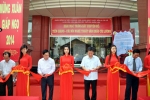 Lãnh đạo tỉnh và Bộ VH-TT-DL cắt băng khai mạc triển lãm.