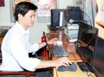 Lý Thanh Cảnh trong phòng kỹ thuật của Đài TT-TH TX. Gò Công.