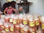 Mứt hạnh sản xuất tại cơ sở Phi Yến (Khu phố 5, Phường 10, TP.Mỹ Tho).