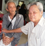 Những văn sĩ “Ông già Nam bộ” đi viếng nhà văn “Ông già Nam bộ”