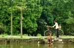 Còn thương quê ngoại