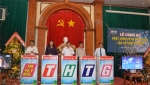 Lãnh đạo tỉnh ấn nút đưa sóng PT-TH Tiền Giang lên vệ tinh VINASAT. Ảnh: Như Lam