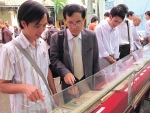 Từ nỗi ám ảnh trẻ – già trên văn đàn