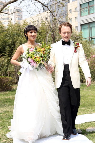 Tác giả Búp bê Bắc Kinh: Chồng đọc hầu hết sách của tôi