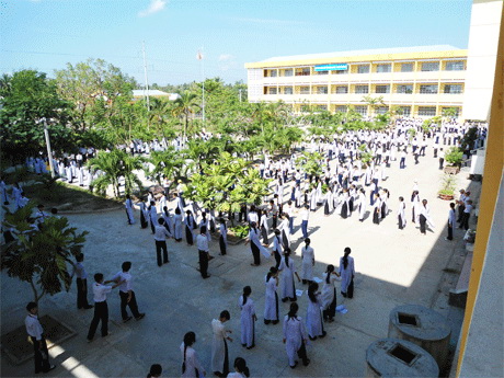 Toàn cảnh trường THCS Long Bình Điền.