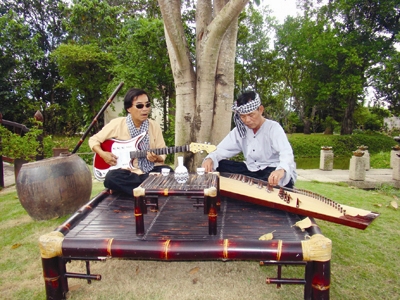 NSƯT Văn Giỏi (trái). Ảnh: Long Nguyễn.