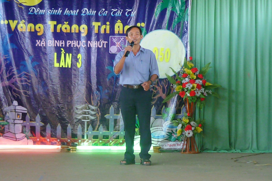 Tiết mục biểu diễn trong hội thi hát dân ca và đờn ca tài tử.