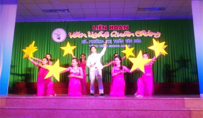 Liên hoan văn nghệ quần chúng các xã, phường, thị trấn văn hóa