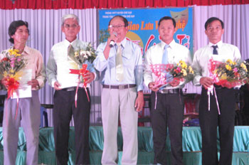 Ra mắt Câu lạc bộ Hát với nhau và Đờn ca tài tử huyện Chợ Gạo