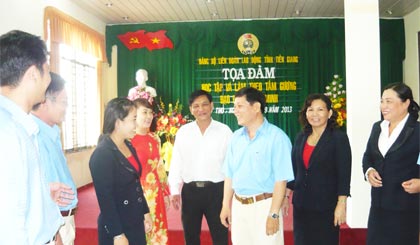 Tọa đàm về học tập và làm theo tấm gương đạo đức Hồ Chí Minh