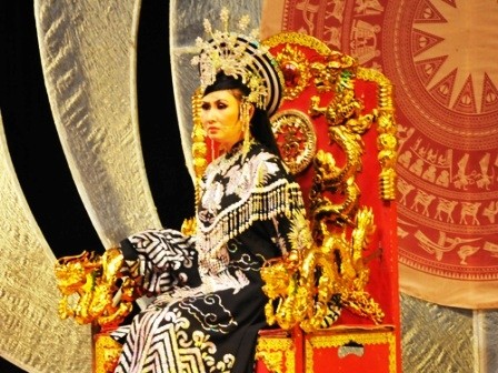 Nữ nghệ sĩ cải lượng Tâm Tâm trong một vở diễn.