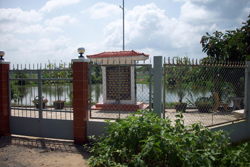 Di tích cấp quốc gia "Ao Dinh". Ảnh: H.An