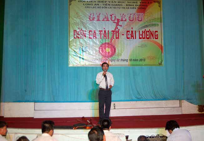 Một tiết mục tham gia giao lưu của đoàn Tiền Giang