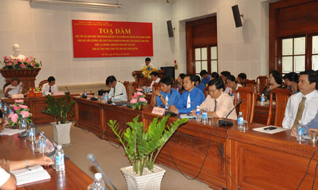 Tọa đàm "Học tập và làm theo tấm gương, phong cách Hồ Chí Minh".