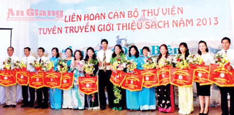 Liên hoan cán bộ Thư viện tuyên truyền sách: Tiền Giang được tặng giải B