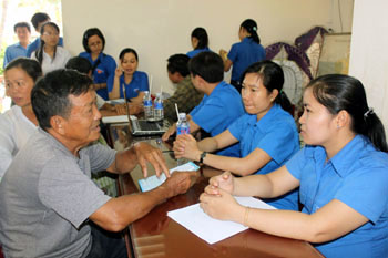 Tư vấn pháp luật cho người dân xã Thạnh Trị, Gò Công Tây.