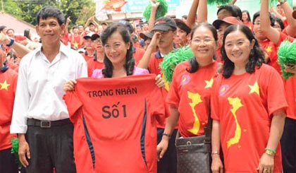 Niềm vui của phụ huynh đương kim vô địch Chung kết Đường lên đỉnh Olympia 2014.