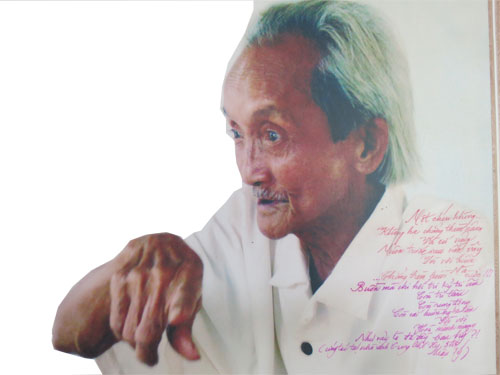 Nhà văn Trang Thế Hy - Ảnh chụp lại từ ảnh tư liệu của gia đình