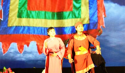 Đào Vũ Thanh và Nhơn Hậu trong vở Cờ nghĩa Giồng Sơn Quy.