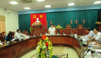 Ngày 29-10, Đoàn công tác của Ban Thường vụ Tỉnh ủy do ông Trần Thế Ngọc, Ủy viên Trung ương Đảng, Bí thư Tỉnh ủy làm Trưởng đoàn đã có buổi làm việc với Đảng ủy khối các cơ quan (CCQ) tỉnh 