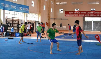 Các VĐV tích cực tập luyện tại Trung tâm TDTT tỉnh.