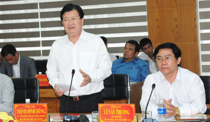 Trịnh Đình Dũng phát biểu tại buổi làm việc.